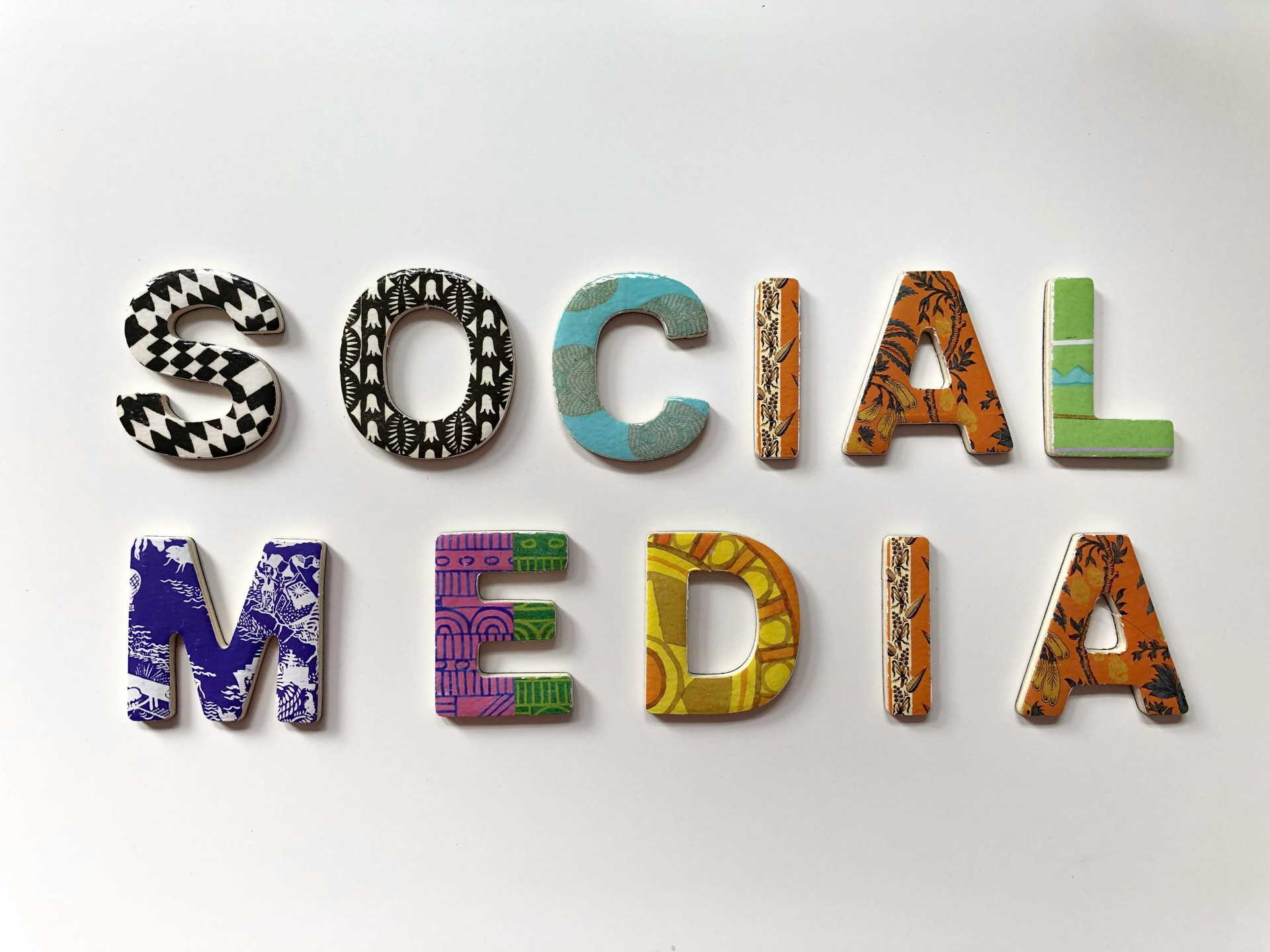 Read more about the article Social Media Tools for Affiliate Marketing Success